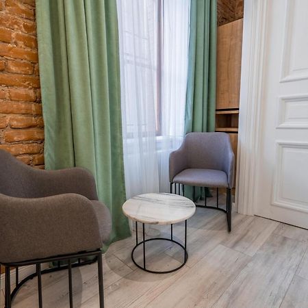 Mini Hotel On Aghmashenebeli Ave Tbilisi Bagian luar foto