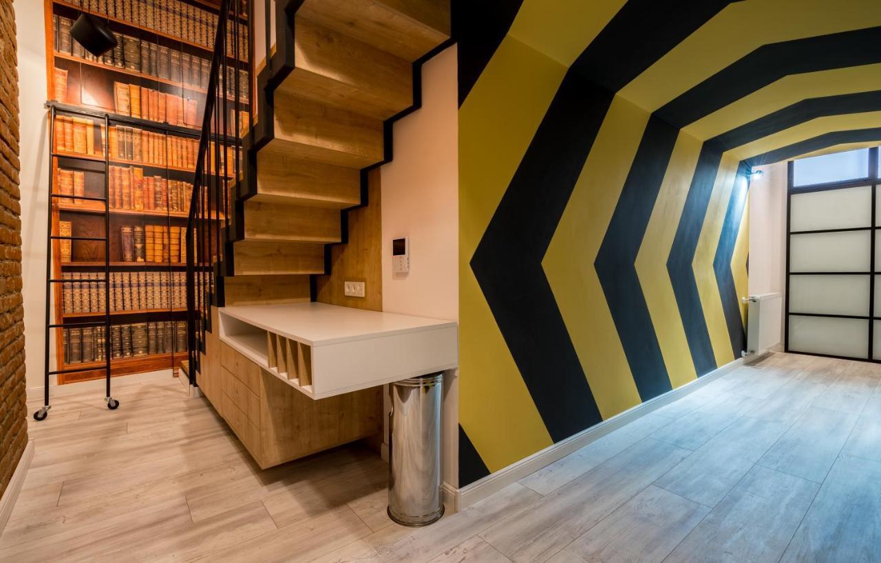 Mini Hotel On Aghmashenebeli Ave Tbilisi Bagian luar foto