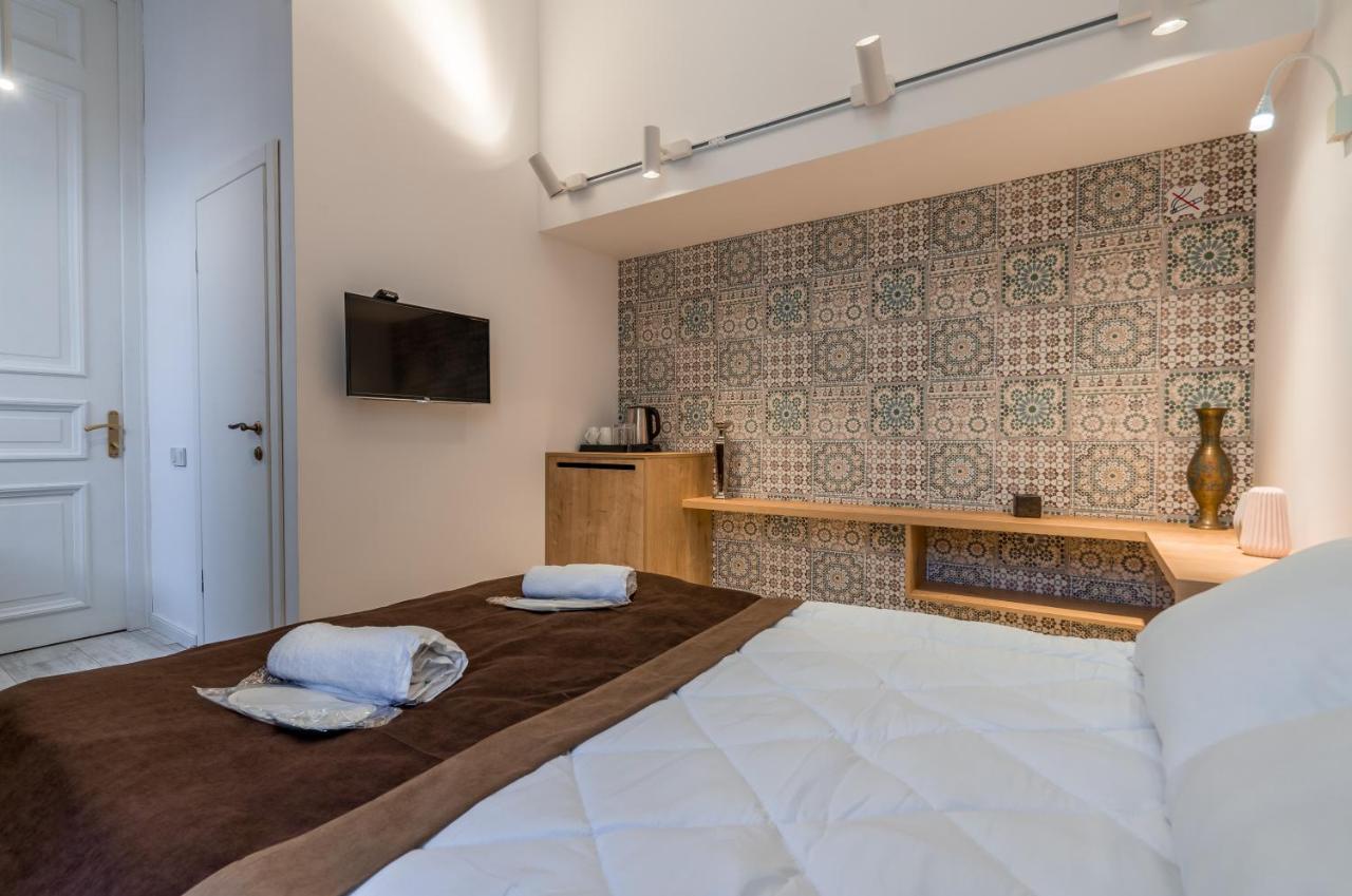 Mini Hotel On Aghmashenebeli Ave Tbilisi Bagian luar foto