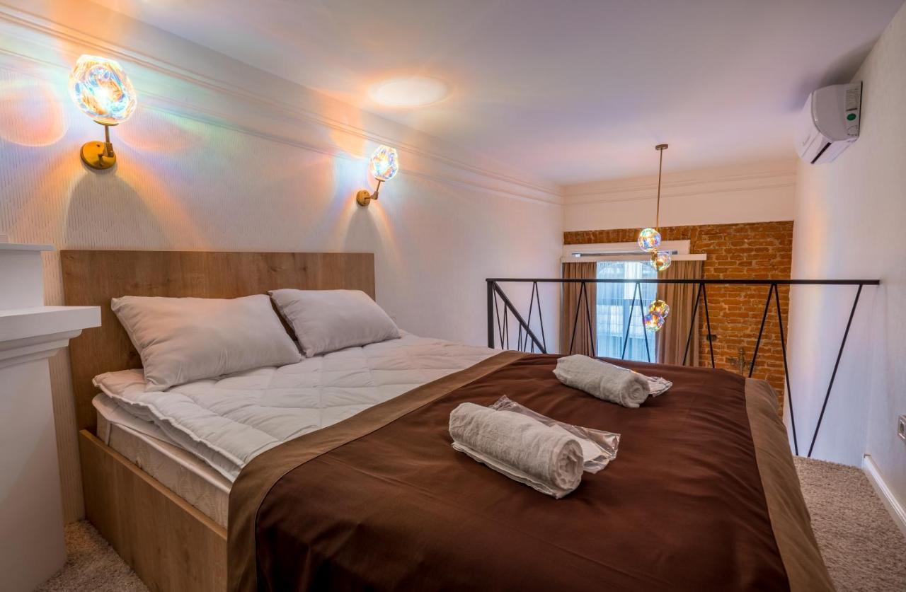 Mini Hotel On Aghmashenebeli Ave Tbilisi Bagian luar foto