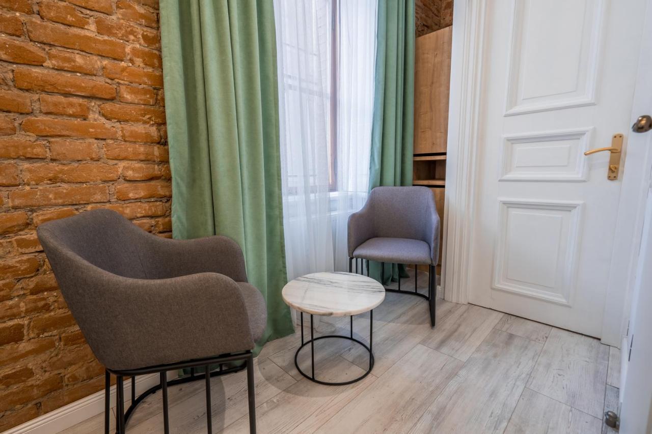 Mini Hotel On Aghmashenebeli Ave Tbilisi Bagian luar foto