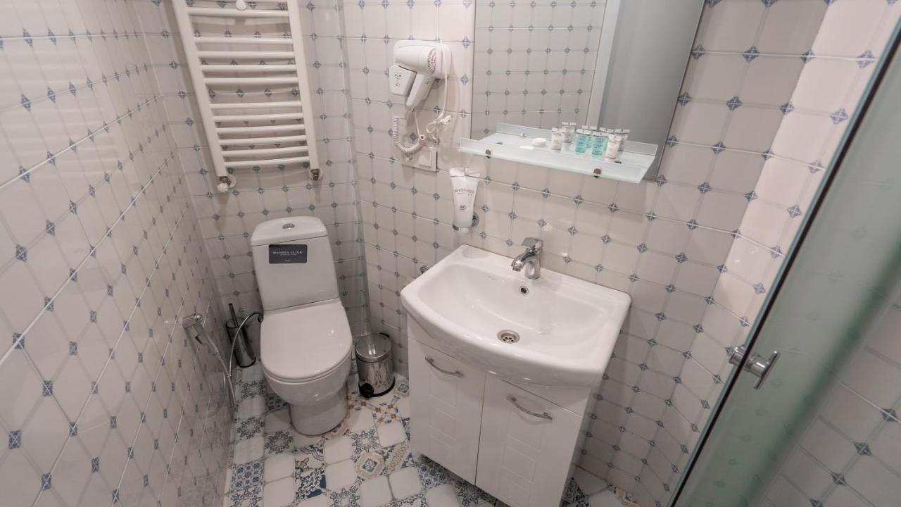 Mini Hotel On Aghmashenebeli Ave Tbilisi Bagian luar foto